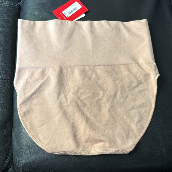 Spanx Everyday Shaping Brief - Picture 3 of 6